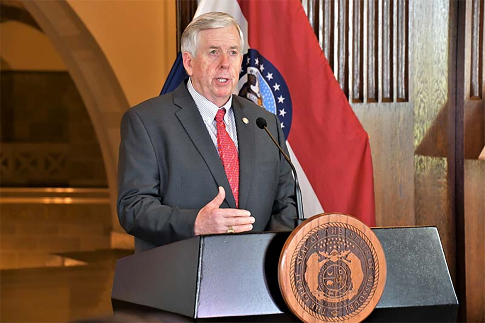RED LATINA STL, RED LATINA PERIODICO, MISSOURI, PARSON, GOBERNADOR, PLAN, COMERCIO